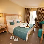Danai Hotel 4*